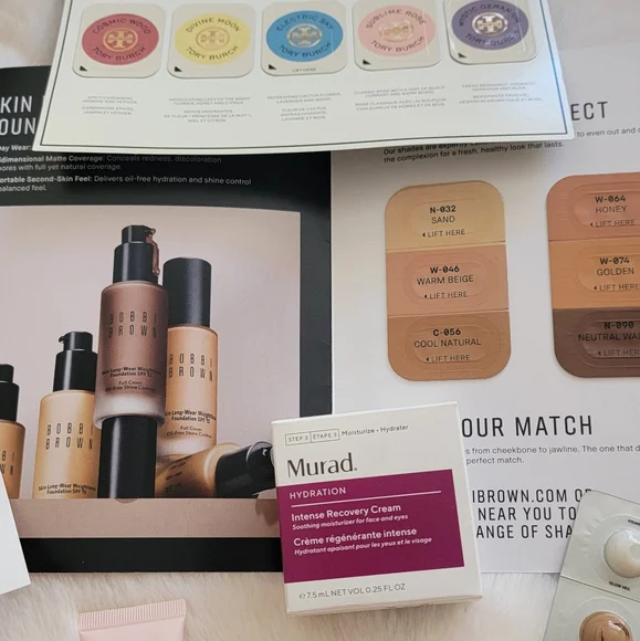 NWT travel cosmetic bag with lots of samples and travel size items - Picture 15 of 16